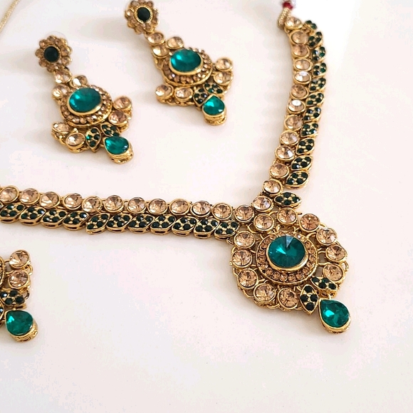 Necklace Set NIB - Picture 3 of 12